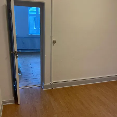 2br - Location *