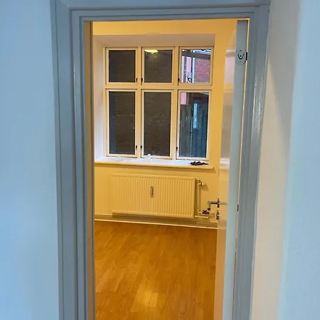 2br - Location *
